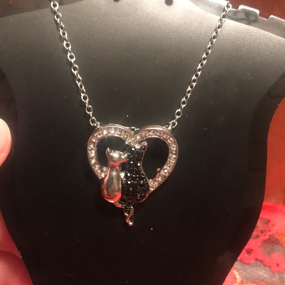 Black&white diamond cat heat necklace - Picture 2 of 2